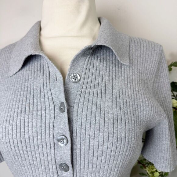 Treasure & Bond Short Sleeve Ribbed Polo Sweater Top Gray | Medium - Picture 4 of 11